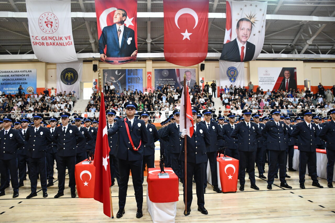 BİLECİK (AA) – Bilecik Polis Meslek Eğitim Merkezinde (POMEM) eğitimlerini