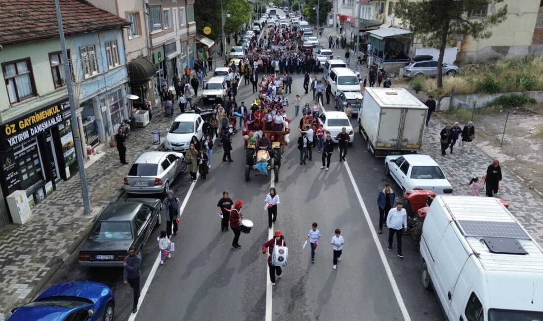 BİLECİK (AA) – Bilecik'in Gölpazarı ilçesinde düzenlenen Uluslararası Kiraz Festivali,