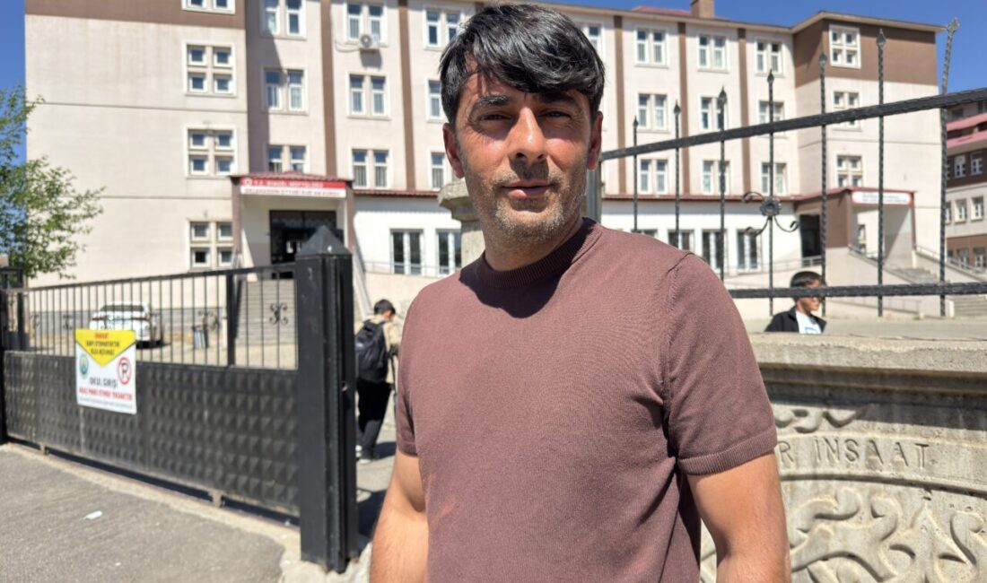 BİNGÖL (AA) – Bingöl'de Yükseköğretim Kurumları Sınavı'na (YKS) gireceği okulun