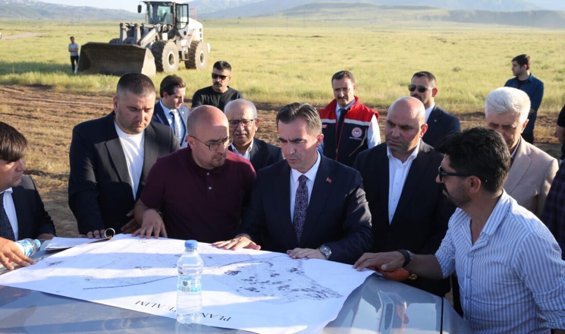- Bitlis Valisi Ahmet Karakaya:
- "128 hektar olan bu alan
