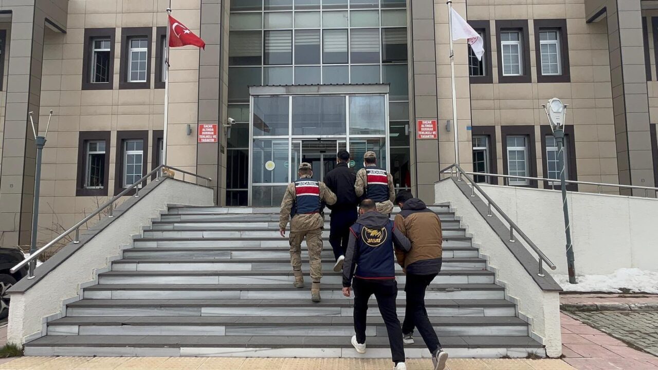 BİTLİS (AA) – Bitlis'te 2 ayda Afganistan uyruklu 135 düzensiz