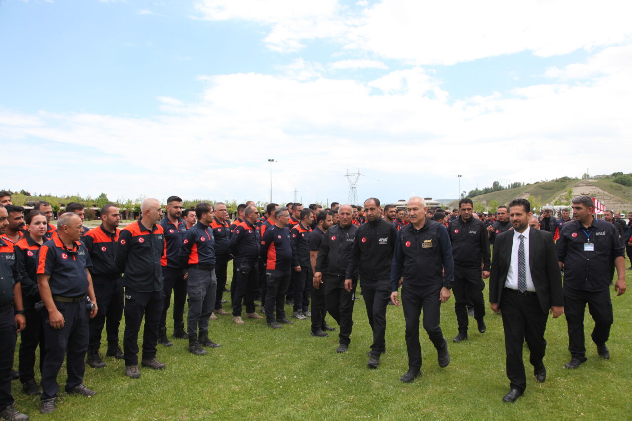- Afetlere Müdahale Genel Müdürü Sadi Ergin:
- "Cumhuriyet'imizin 100. yılında