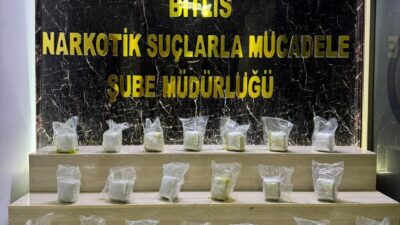 BİTLİS (AA) – Bitlis'te aracın yakıt deposuna gizlenmiş 15 kilo