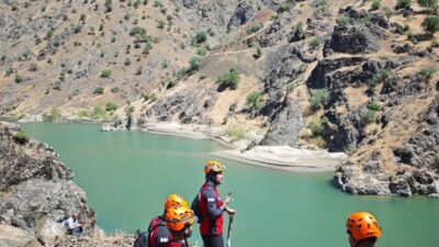 BİTLİS (AA) – Bitlis'in Mutki ilçesine bağlı Yazıcık köyü Köprübaşı