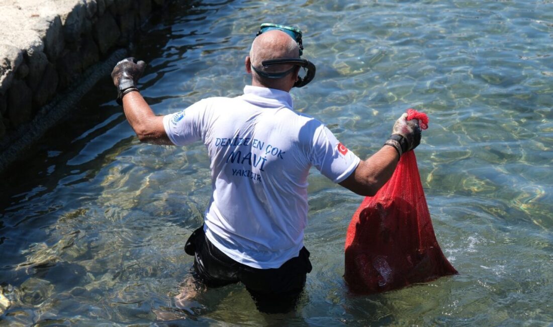 MUĞLA (AA) – Muğla'nın Bodrum ilçesinde dalgıçlar, deniz dibinden 250