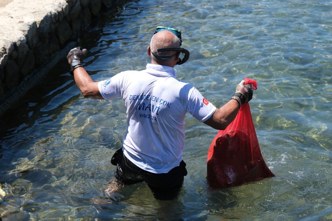 MUĞLA (AA) – Muğla'nın Bodrum ilçesinde dalgıçlar, deniz dibinden 250