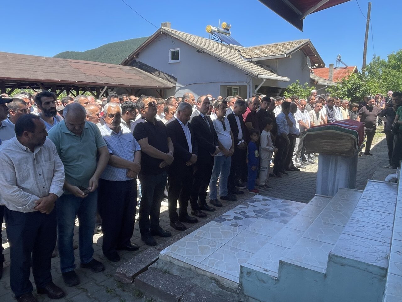 BOLU (AA) – Bolu'nun Mengen ilçesinde maden ocağında meydana gelen