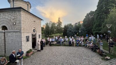 SOFYA (AA) – Bulgaristan'ın başkenti Sofya'da vatandaşlar, hükümetin Dosyalar Komisyonunu