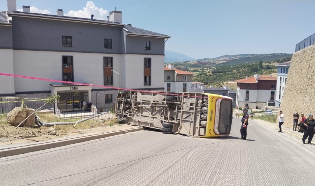 BURSA (AA) – Bursa'nın İnegöl ilçesinde devrilen halk otobüsünün sürücüsü