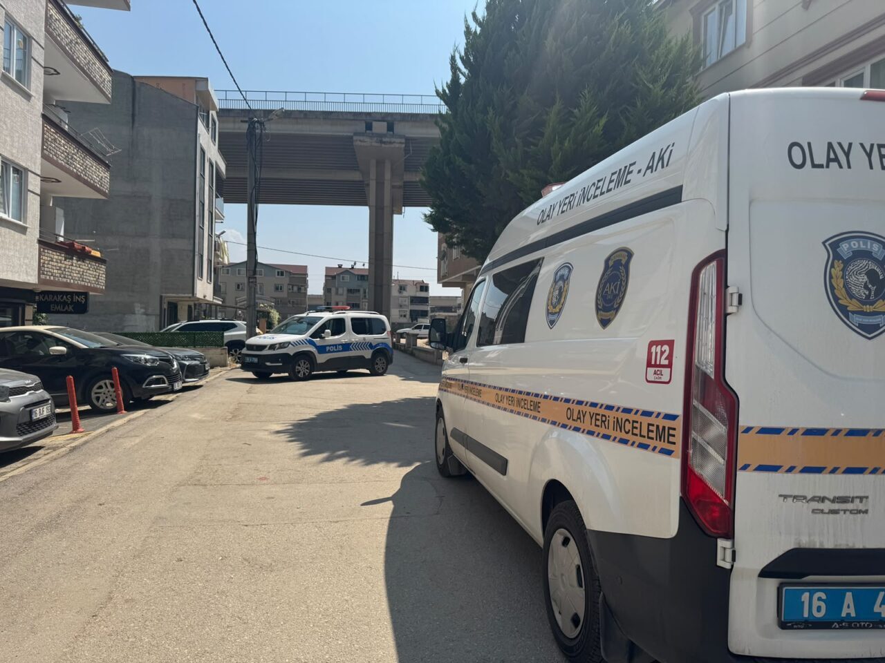 BURSA (AA) – Bursa'nın Osmangazi ilçesinde kardeşler birbirlerini bıçakla yaraladı.