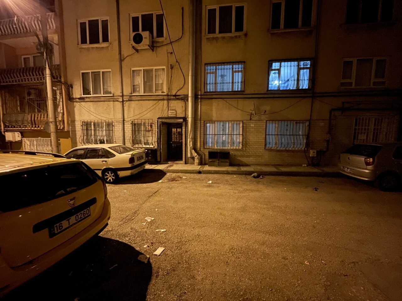 BURSA (AA) – Bursa'nın Osmangazi ilçesinde, annesini bıçakla ağır yaralayan