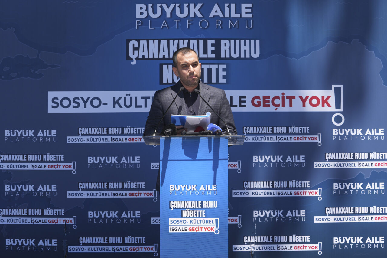 İSTANBUL (AA) – Büyük Aile Platformu üyesi sivil toplum kuruluşları,