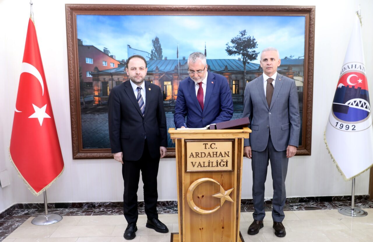 ARDAHAN (AA) – Çalışma ve Sosyal Güvenlik Bakanı Vedat Işıkhan,