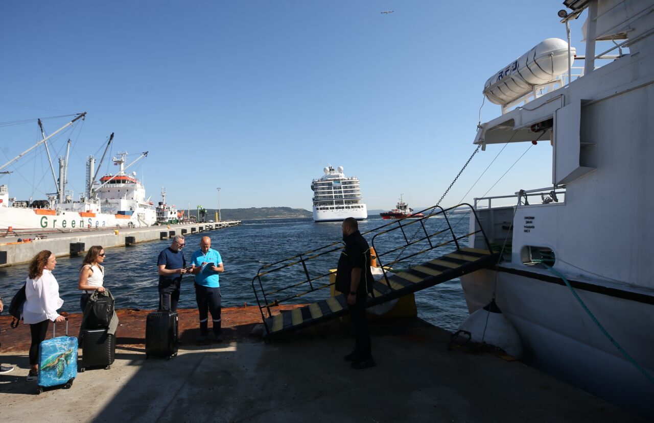 - Limnos Express Operatörü Emin Çakmak:
- "Limni Adası ile köprü
