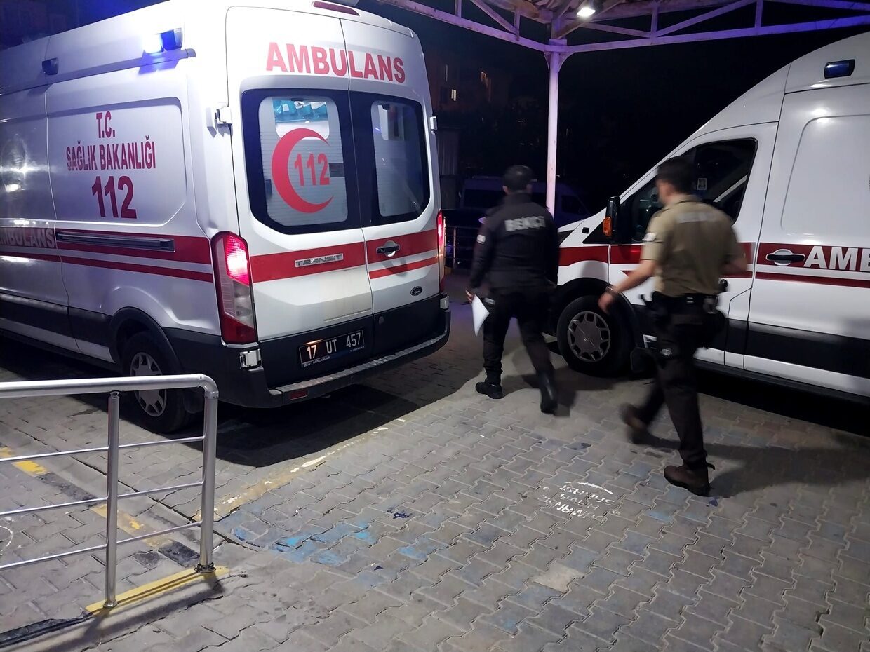 ÇANAKKALE (AA) – Çanakkale'nin Gelibolu ilçesinde, apartmanın dördüncü katından düşerek