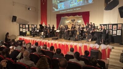 ÇANKIRI (AA) – Çankırı'da lise öğrencileri tarafından hazırlanan "Yeşilçam Müzikleri"