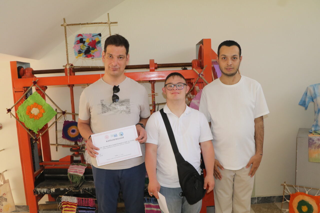 ÇANKIRI (AA) – Çankırı'da üniversite öğrencilerinin engelli bireyler ve aileleriyle