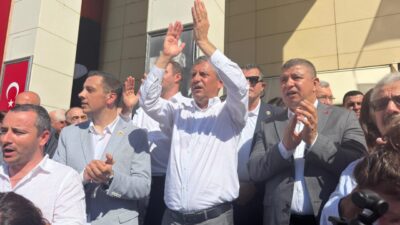 - "Biz partimizdeyiz ama yeni bir yürüyüşün, yeni bir yaklaşımın