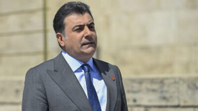 - CHP İstanbul Milletvekili Zeynel Emre:
- "(CHP TBMM Grup Toplantısını