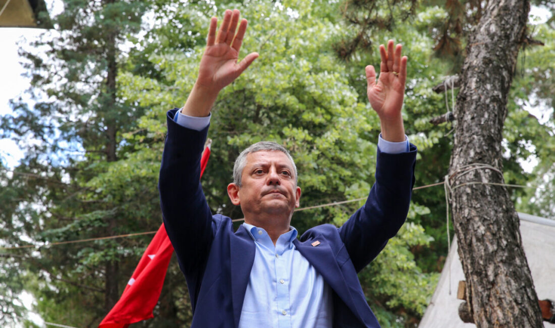 BURDUR (AA) – CHP Grup Başkanı Özgür Özel, Burdur'un ilçelerini