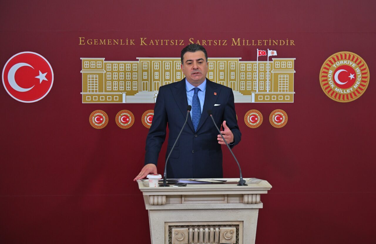 TBMM (AA) – CHP İstanbul Milletvekili Zeynel Emre, olağanüstü kurultay
