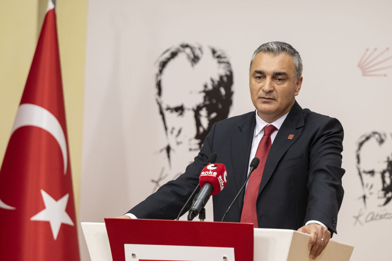 - "Eylülün ilk haftasından başlayarak olağan kongre sürecini başlatıyoruz. İlçe