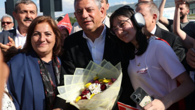 - "Bu yürüyüşün parolası kararlılıktır. Bugün Cumhuriyet Halk Partisi birdir,