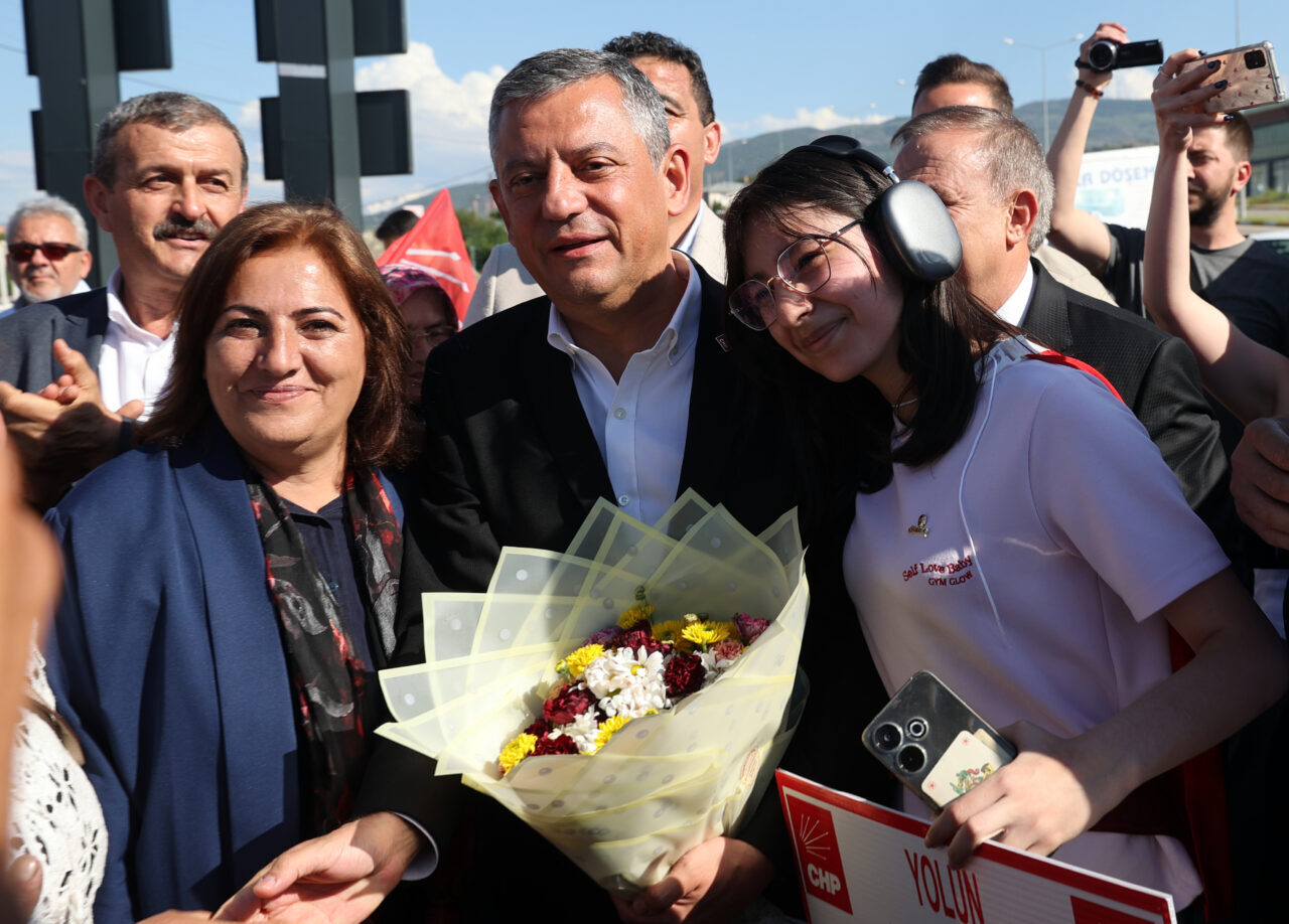 - "Bu yürüyüşün parolası kararlılıktır. Bugün Cumhuriyet Halk Partisi birdir,