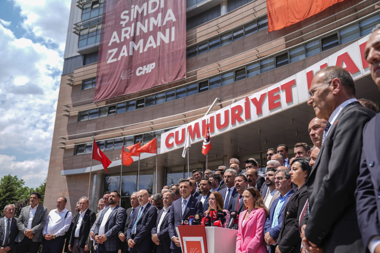 - CHP Eskişehir İl Başkanı Talat Yalaz:
- "Bugün itibarıyla yapılması