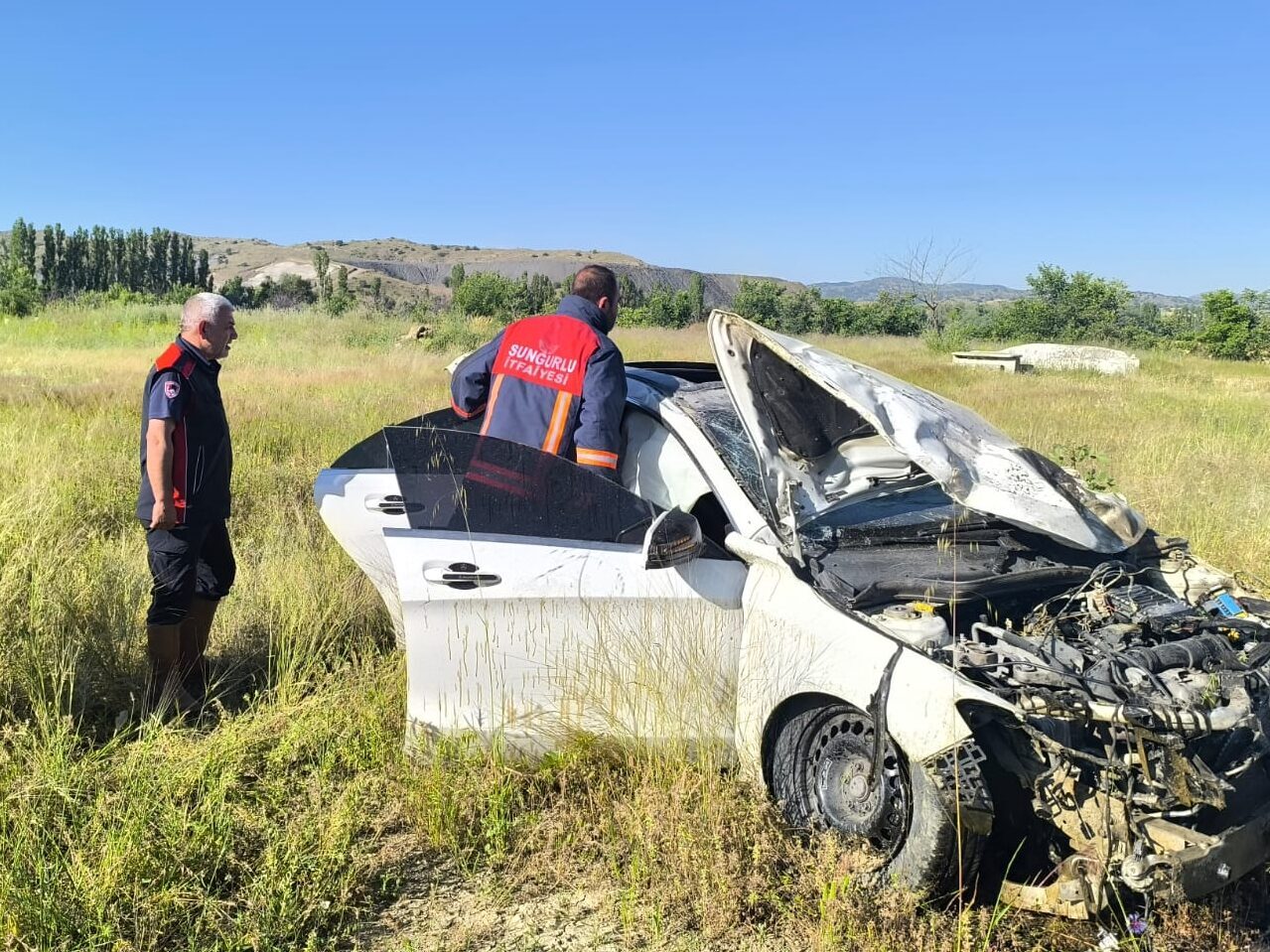 ÇORUM (AA) – Çorum'un Sungurlu ilçesinde devrilen otomobilin sürücüsü hayatını