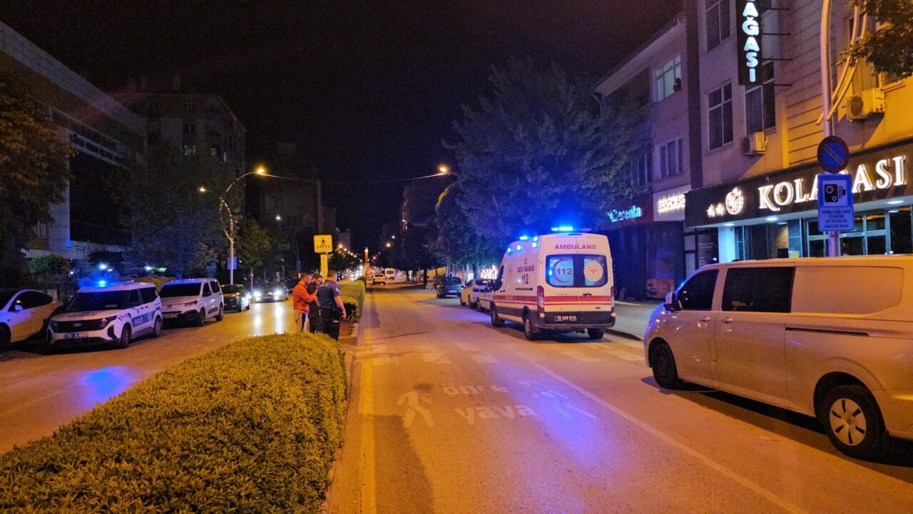 ÇORUM (AA) – Çorum'da silahlı saldırı düzenlenen otel işletmecisi yaralandı.