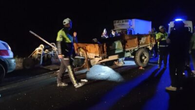 ÇORUM (AA) – Çorum'un Sungurlu ilçesinde traktör ile kamyonun çarpışması