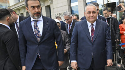 - "Vatandaşın kalbini kıran, esnafa hoyrat davranan, icraat peşinde değil