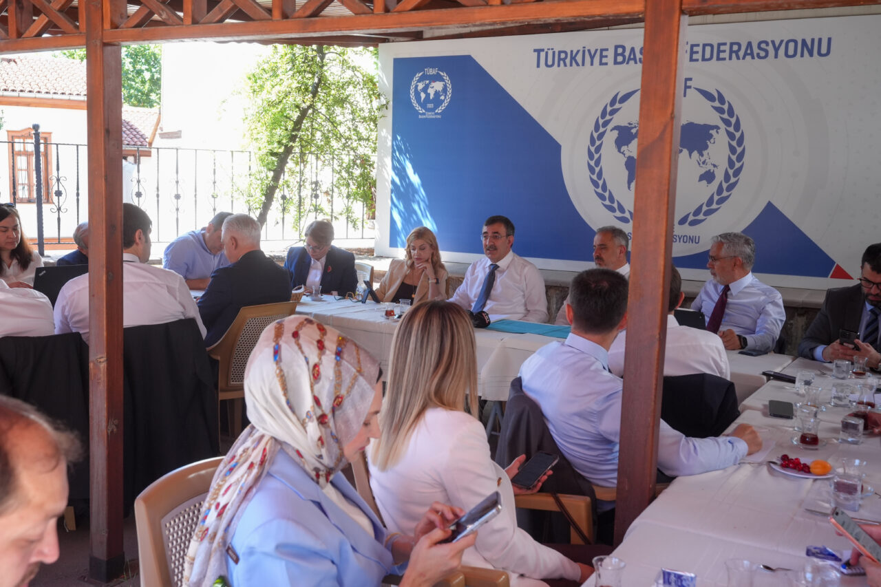 - "(Yeni anayasa) Tamamlanmak üzere, sonra tabii ki Cumhurbaşkanımıza sunacağız.