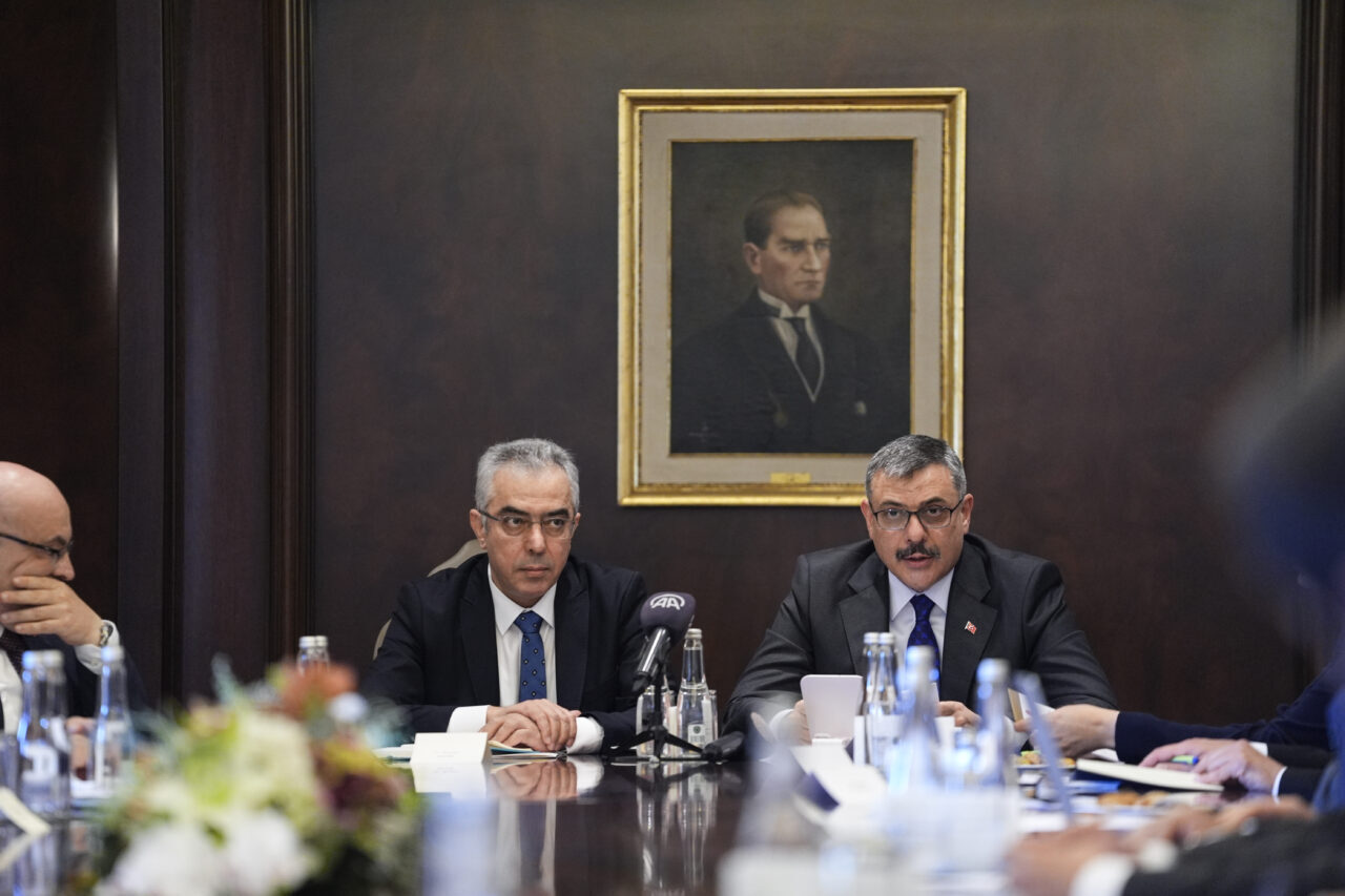 - İçişleri Bakanı Çiftçi:
- "Hukuka dayanmayan bir güvenlik, kalıcı ve