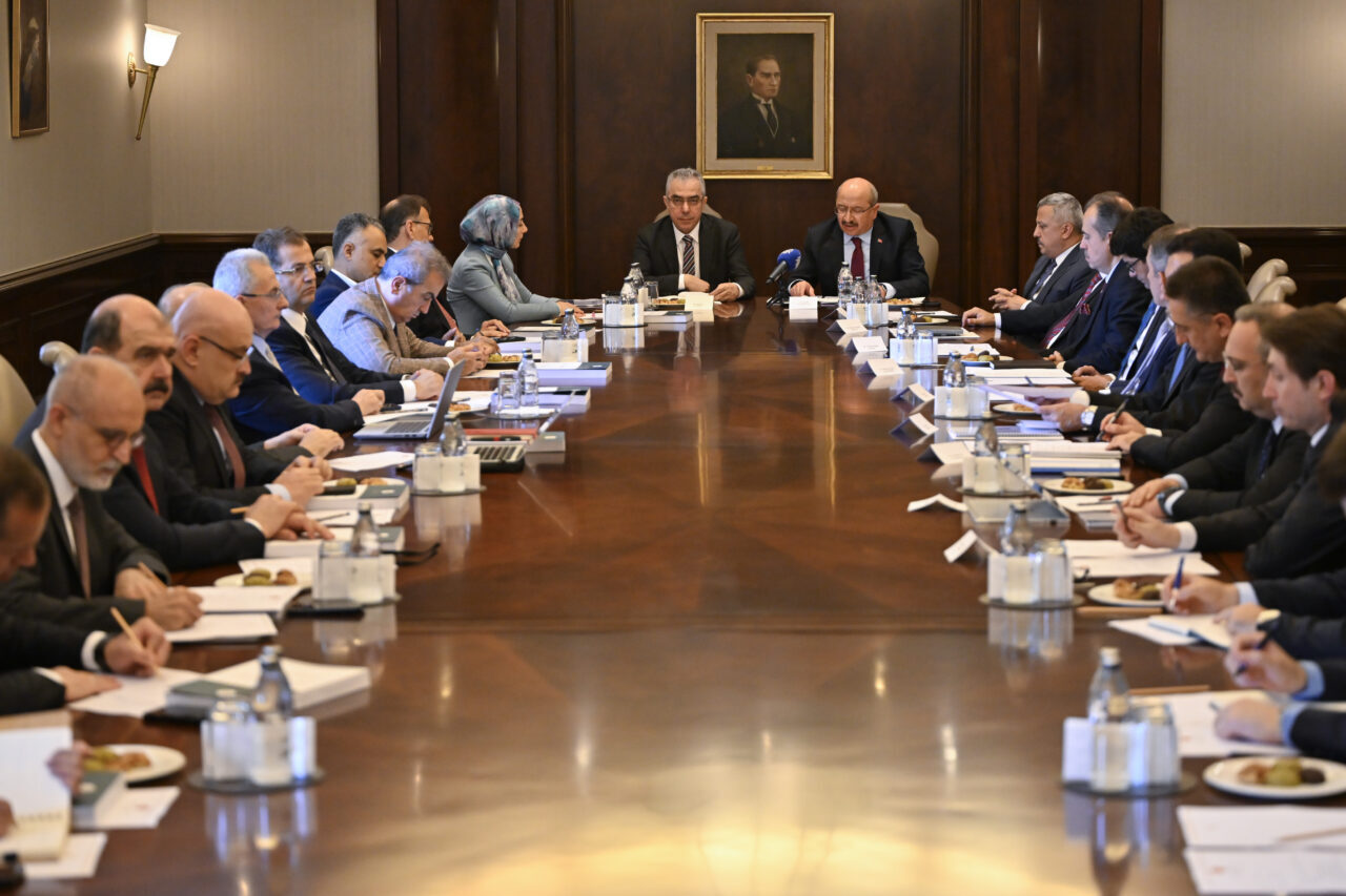 - Cumhurbaşkanlığı Hukuk Politikaları Kurulu Çankaya Köşkü'nde toplandı
- Cumhurbaşkanlığı Devlet