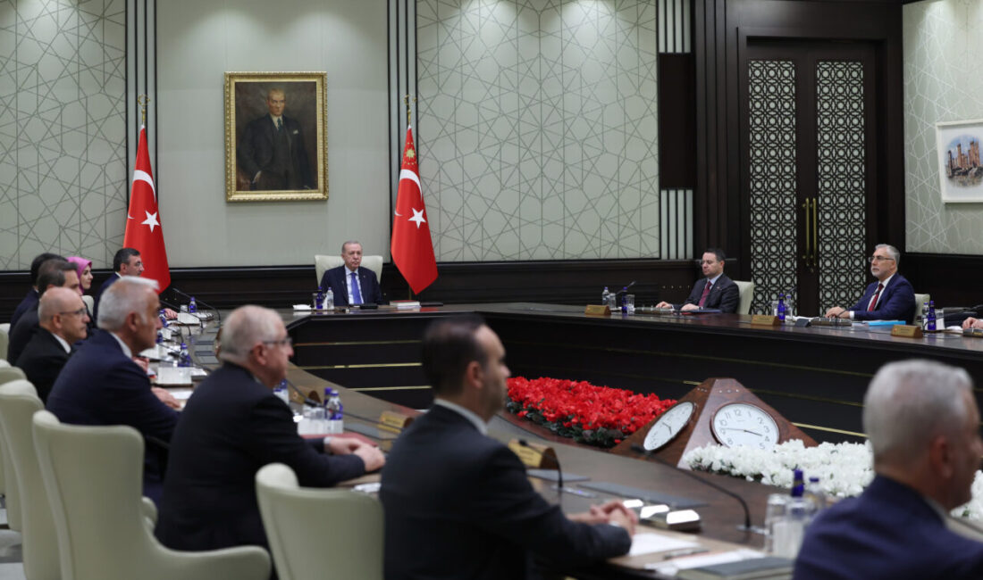 ANKARA (AA) – Cumhurbaşkanlığı Kabinesi, Cumhurbaşkanı Recep Tayyip Erdoğan başkanlığında