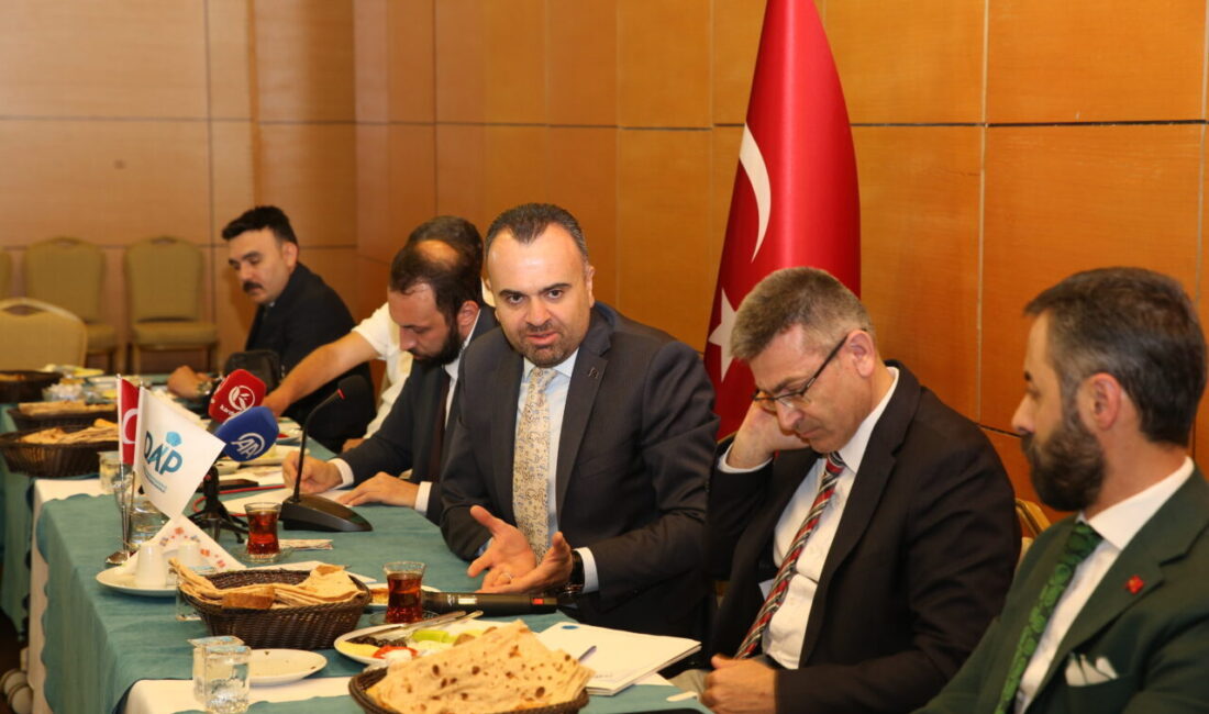 - Doğu Anadolu Projesi Bölge Kalkınma İdaresi Başkanı Halil İbrahim
