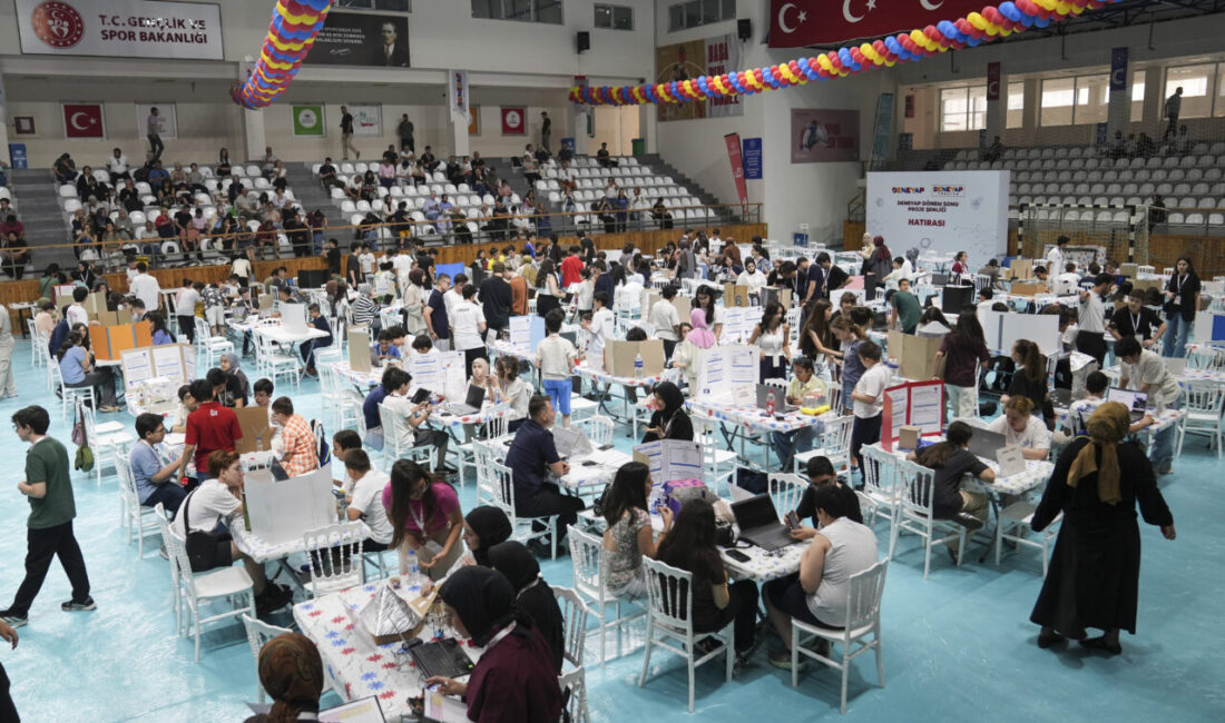 - T3 Vakfı Yönetim Kurulu Başkanı Elvan Kuzucu Hıdır:
- "Öğrencilerin