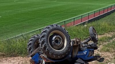 DENİZLİ (AA) – Denizli'nin Baklan ilçesinde devrilen traktörün altında kalan