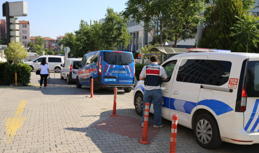DENİZLİ (AA) – Denizli'de düzenlenen uyuşturucu operasyonunda Denizli Baro Başkanı