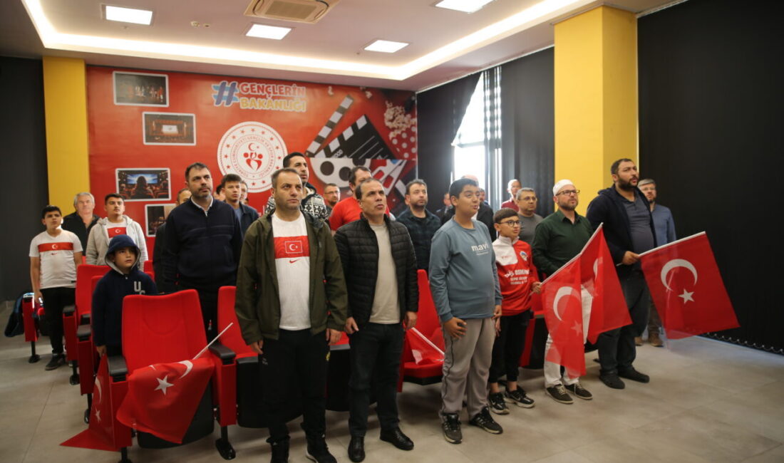 DENİZLİ (AA) – Denizli'nin Serinhisar ilçesinde vatandaşlar, 2026 FIFA Dünya