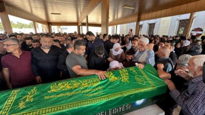 ANTALYA (AA) – Denizli'nin Sarayköy ilçesinde yolcu otobüsünün bariyerlere çarparak