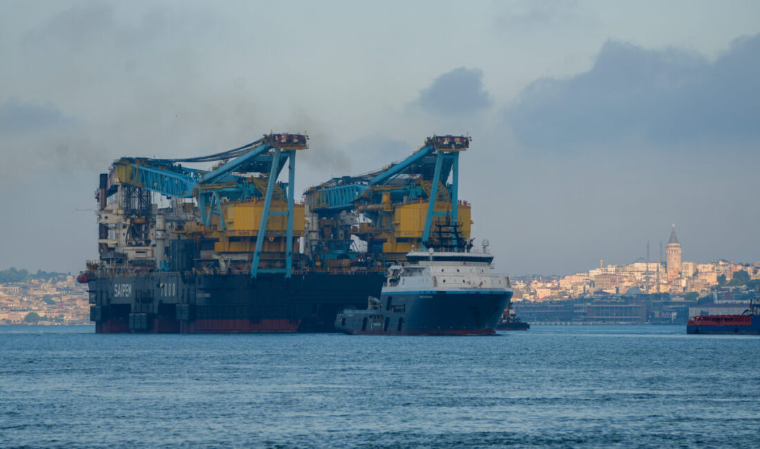 İSTANBUL (AA) – Doğal gaz boru hattı döşeme çalışmalarında kullanılan