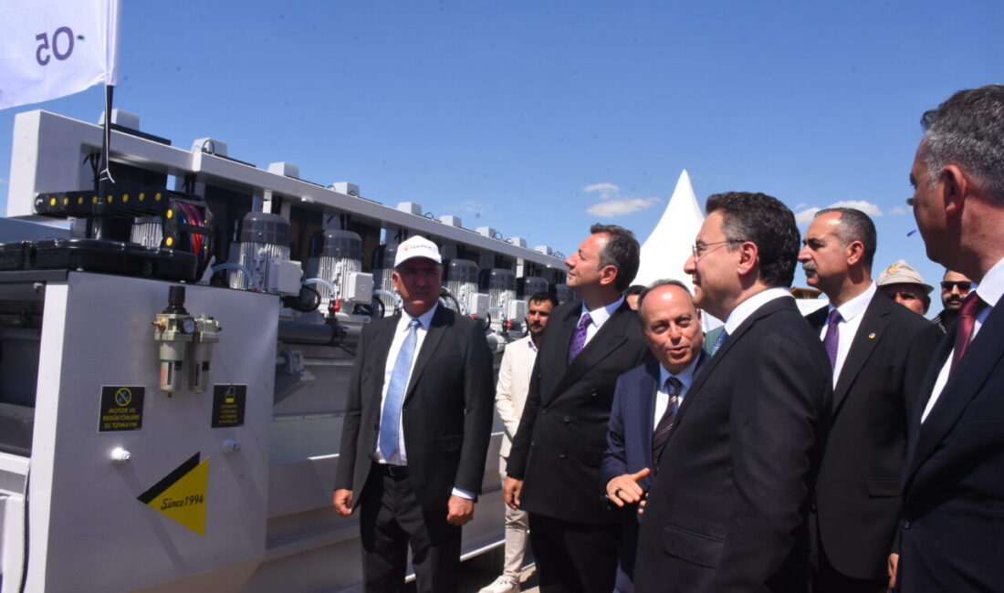 AFYONKARAHİSAR (AA) – DEVA Partisi Genel Başkanı Ali Babacan, Afyonkarahisar'da