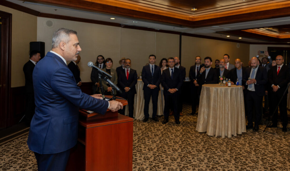 ANKARA (AA) – Dışişleri Bakanı Hakan Fidan, Kanada'nın Toronto şehrinde