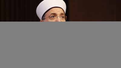 - "Gençler, kendilerine ufuk açacak fikirlere, kalplerini güçlendirecek hikmetli sözlere,