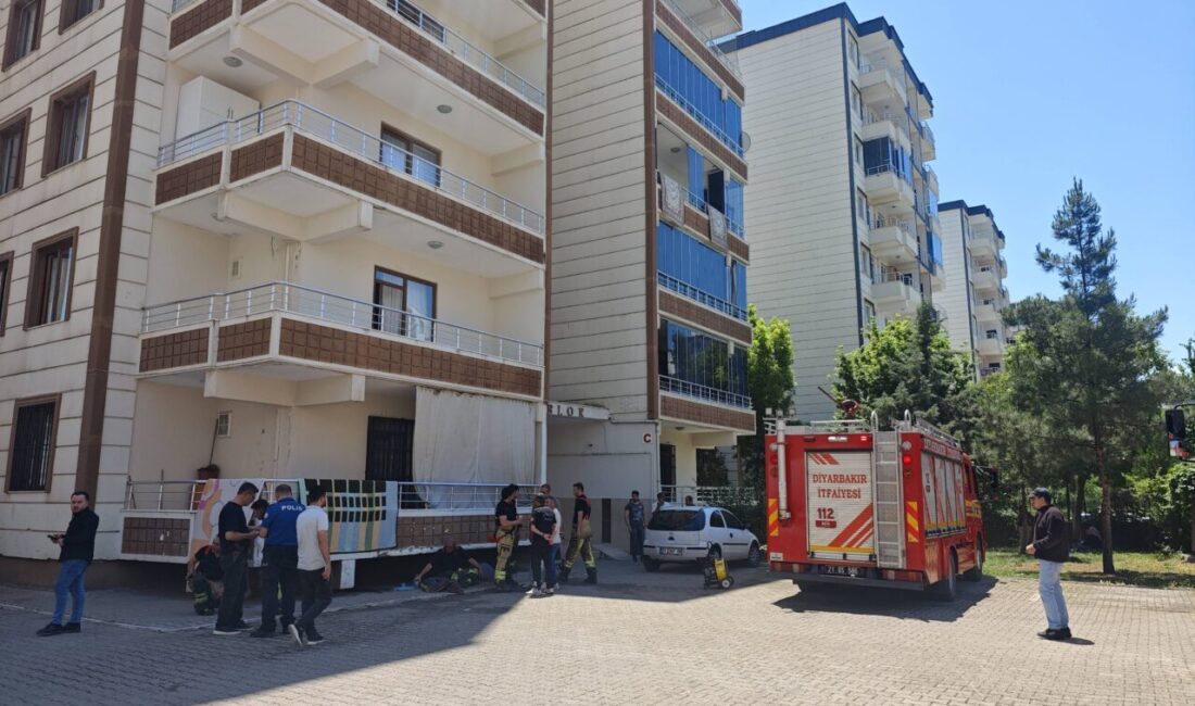 DİYARBAKIR (AA) – Diyarbakır'ın merkez Bağlar ilçesinde binada çıkan yangında