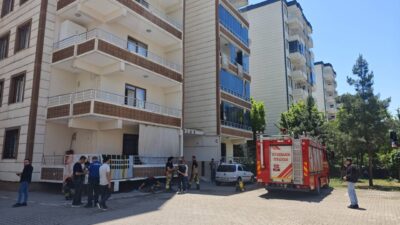 DİYARBAKIR (AA) – Diyarbakır'ın merkez Bağlar ilçesinde binada çıkan yangında