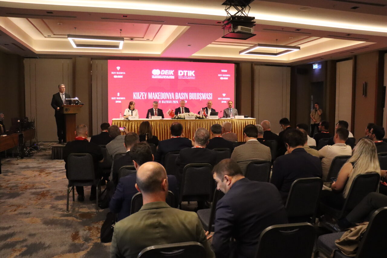 - Kuzey Makedonya Meclisi Başkanı Afrim Gashi:
- "Kuzey Makedonya Cumhuriyeti
